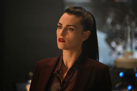 who plays lena luthor